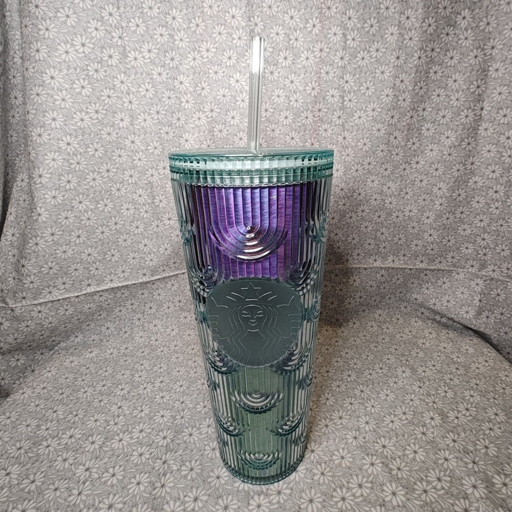 Starbucks Spring 2022 Iridescent Purple/Green Venti Tumbler Cup 24 oz NWT